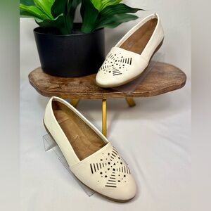 Aerosoles "Trend Right" Loafers with Stunning Geometric Perforated Design - Sz 6